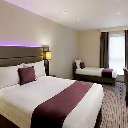 Premier Inn Manchester Airport Ringway Exterior foto