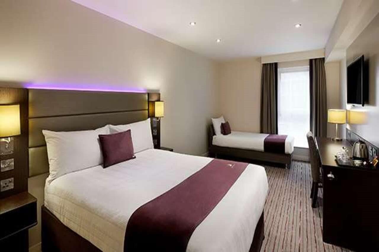 Premier Inn Manchester Airport Ringway Exterior foto